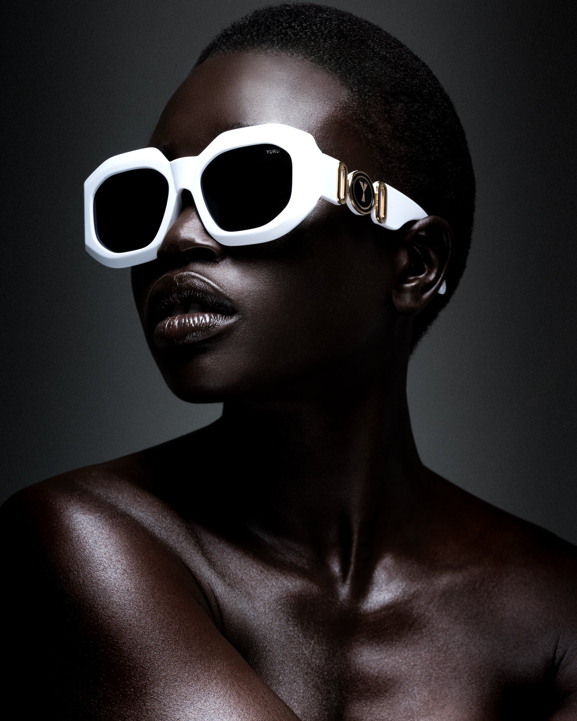 CINVINI x YURU - SQUARE CHUNKY WHITE SUNGLASSES